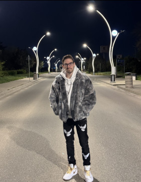 Alex, 27, Romania