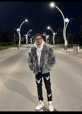 Alex, 25, Romania