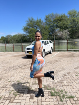Julie, 27, Namibia