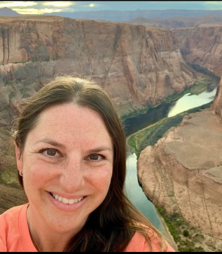 Aylin Burns, 36, United States
