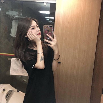 Vicky, 20, Singapore