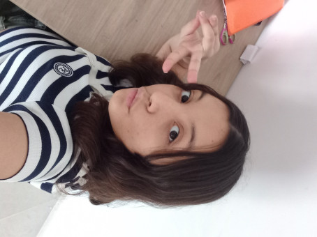 Lydia, 18, Tunisia