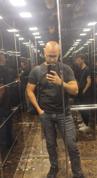 Smith, 30, Algeria
