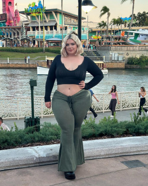Lindsay Paganao, 37, United States