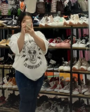 Xin, 20, Philippines