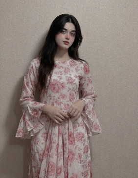 Shayna, 18, India