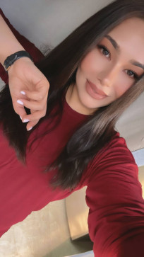 Monica, 32, Brazil
