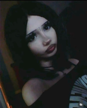 Isa, 18, United States