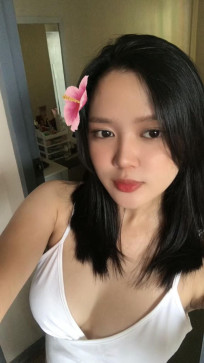 Nia Kur, 22, Indonesia