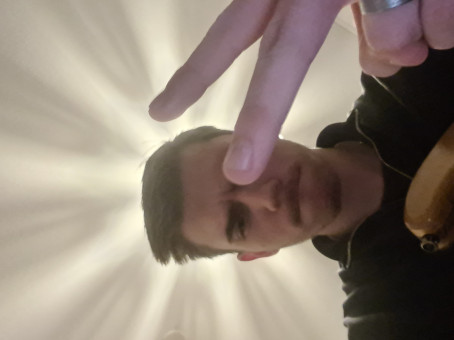 Jason, 18, Sweden