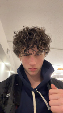 Leo, 18, Canada