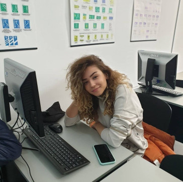 Mei Terumi, 18, Slovenia