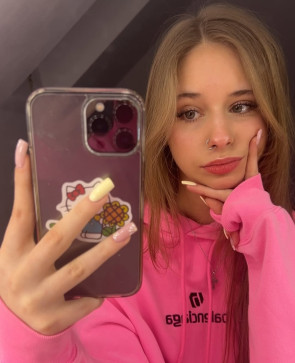 Lauka, 18, Hungary