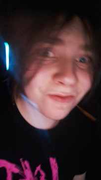 Sam, 18, Finland