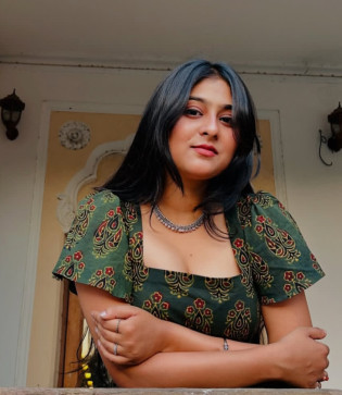 Nikita Roy, 22, India