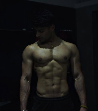 Faizaan, 26, India