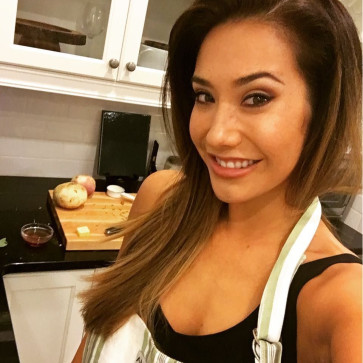 Bella Bella, 29
