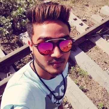 Denver, 27, India