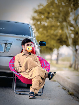 Khan, 19, United States