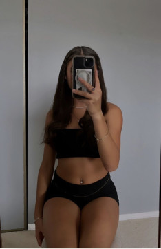 Selah, 18, Canada