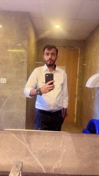 Shazeb, 21, India