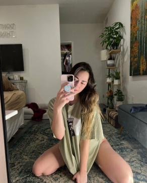 Avalisa1, 21, United States
