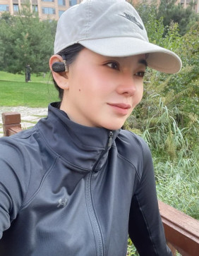 Hope, 30, United States