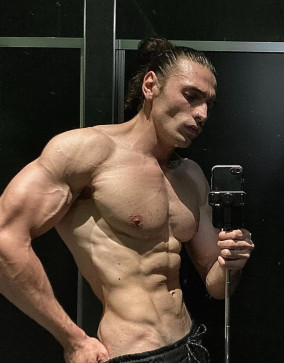 Hasan SELAHEU, 18, Turkey