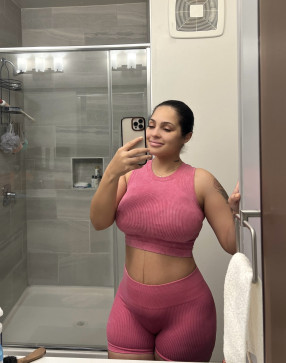 Kate Anderson, 32, United States