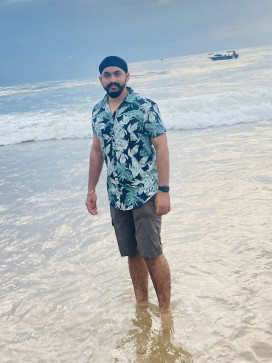 Robin, 26, India