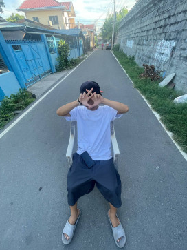 Jethro Lagman, 18, Philippines