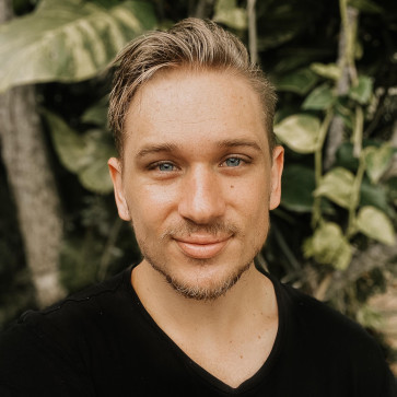 Safal, 25, Denmark