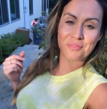 Elaine, 42, United States