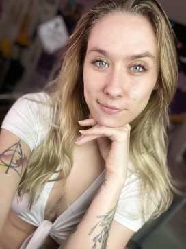 Eva Darling, 28, United States