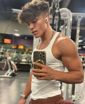 Drake Von, 18, United States