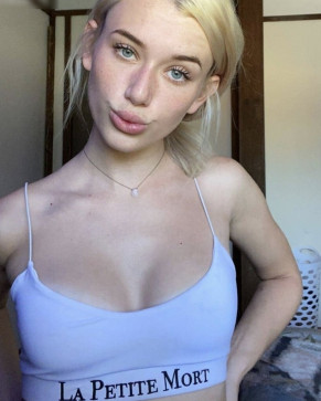 Ema, 18, Slovakia