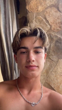 John, 18, Sweden