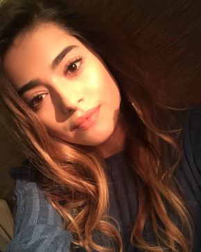 Rana, 22, Turkey
