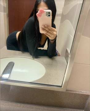 Yanna, 18, United States