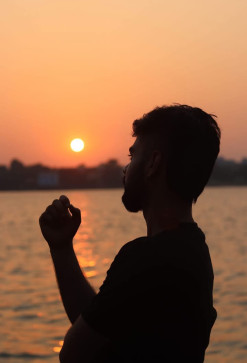 Exploring Globe, 25, India
