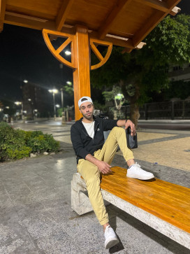 White D, 18, Egypt