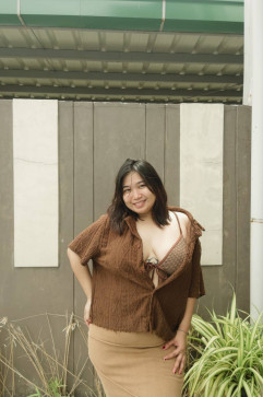Dhara, 18, New Zealand