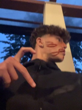 James, 18, Germany
