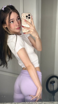 Hannah Queen, 19, United States