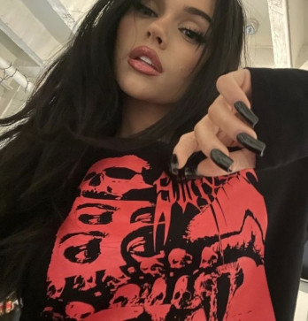 Nova, 19, United States