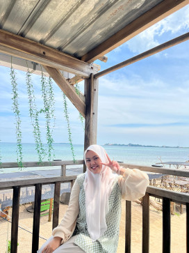 Candy, 26, Indonesia