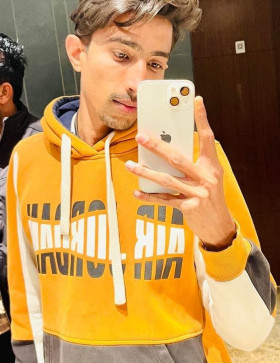 Haryanvi, 25, India