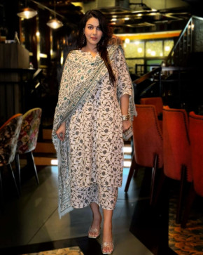 GUNJAN Acharya, 34, India