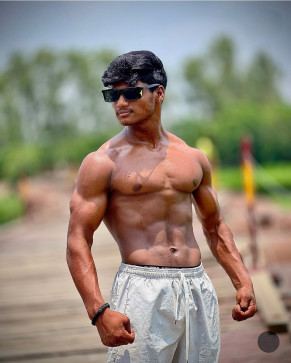 Nilay Mahato, 19, India