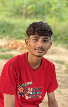 Yogendrasinh Vaghela, 19, India